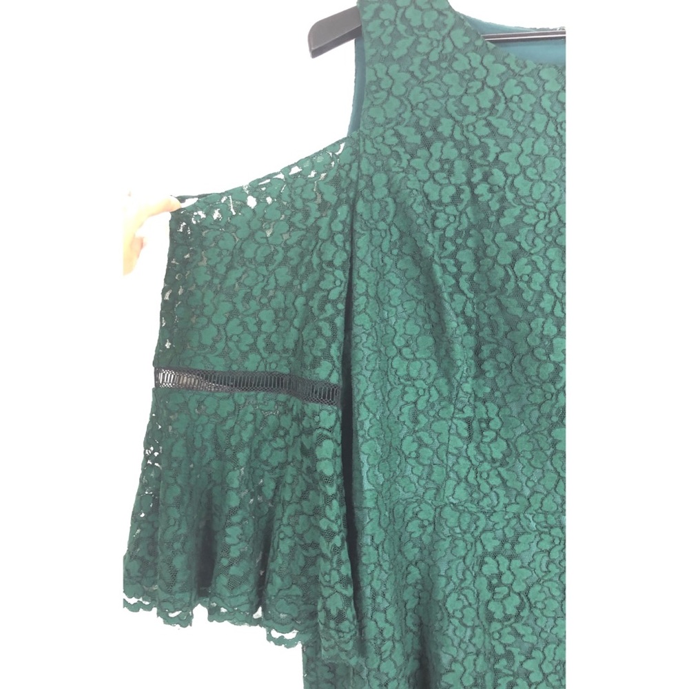 Eliza J cold shoulder bell sleeve lace dress 8142 - Picture 3 of 5